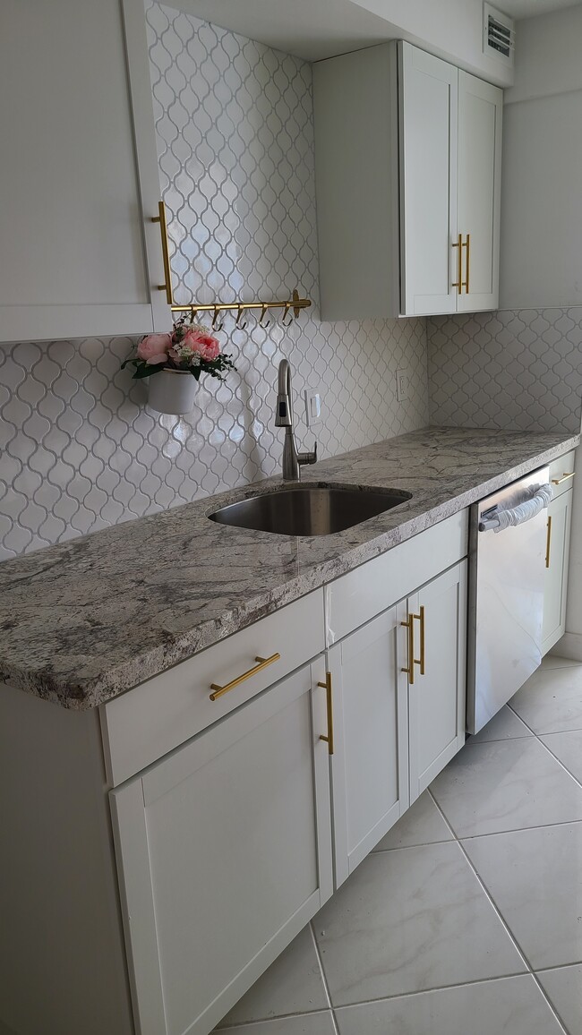 Marble countertop - 1865 S Ocean Dr