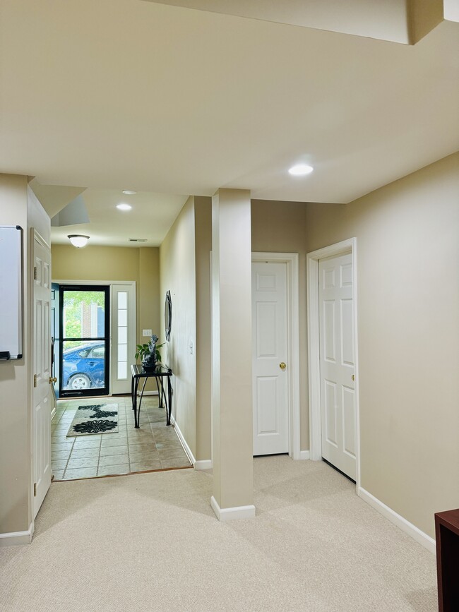 Building Photo - 2381 Abington Dr