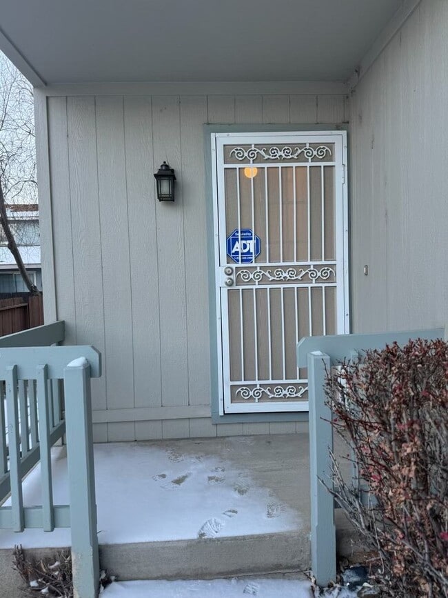 Building Photo - Townhouse in Carson for rent $2300 a month, 3 Bedroom, 2.5 baths, water/sewer paid by owner