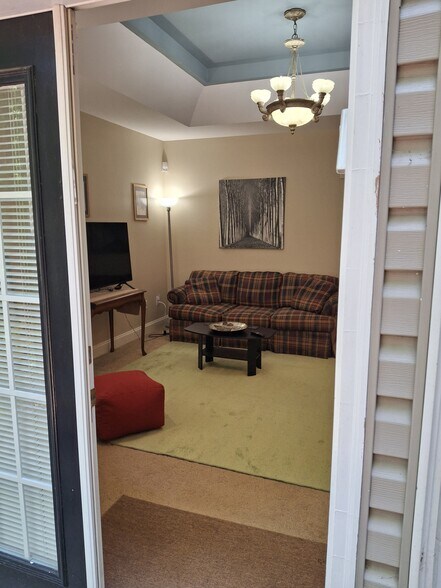 Building Photo - 203 Trinity Way