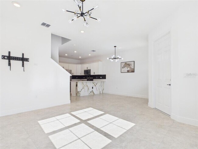 Building Photo - 5611 SW 72nd Ct