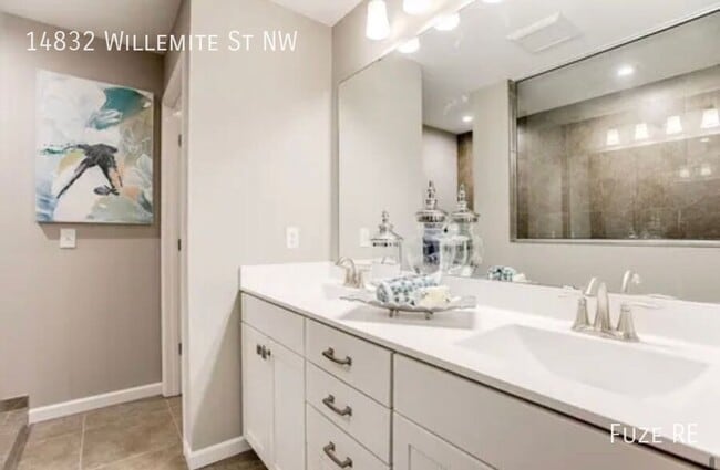 Building Photo - 14832 Willemite St NW