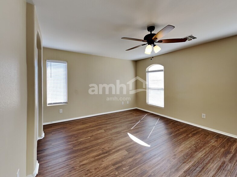 Building Photo - 16632 W Belleview St