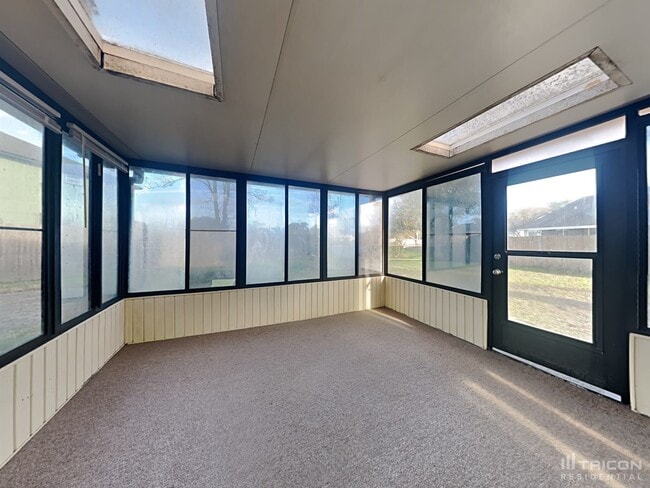 Building Photo - 7084 Swamp Flower Ln