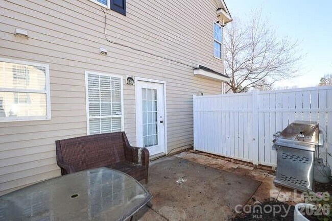 Building Photo - 1109 Triece Ln