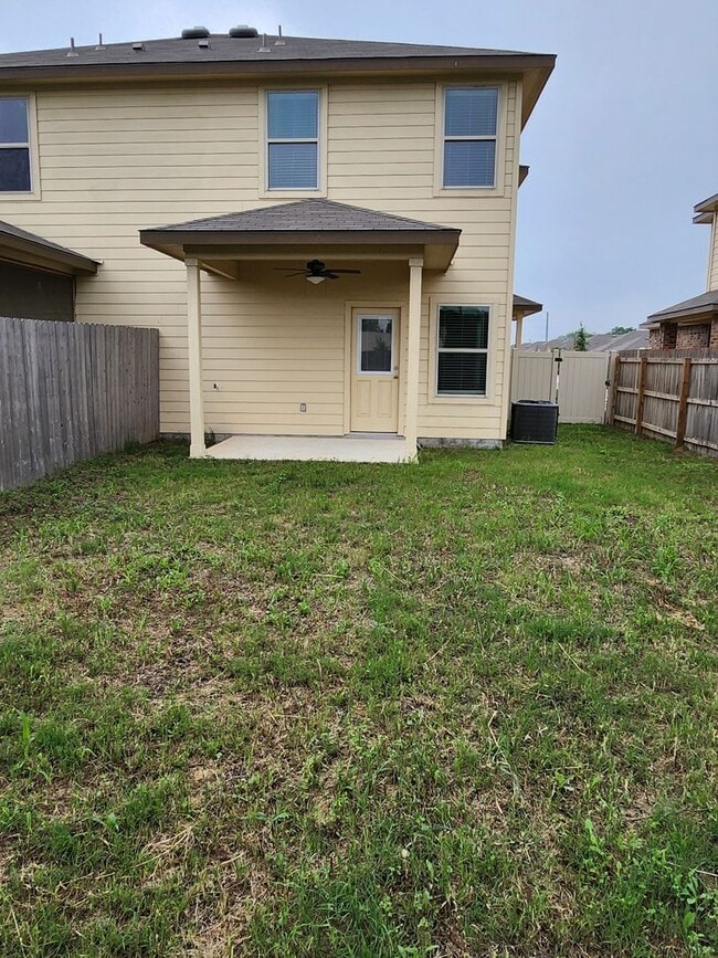 Building Photo - 3bd/2.5ba in Seguin