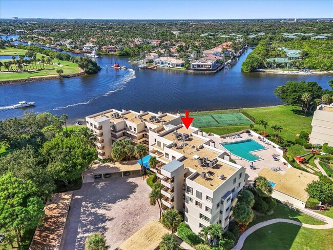 Building Photo - 364 Golfview Rd