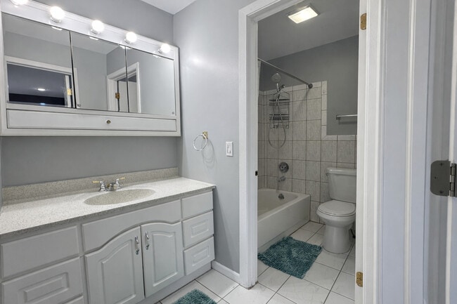 Building Photo - 1527 Mohawk Trail