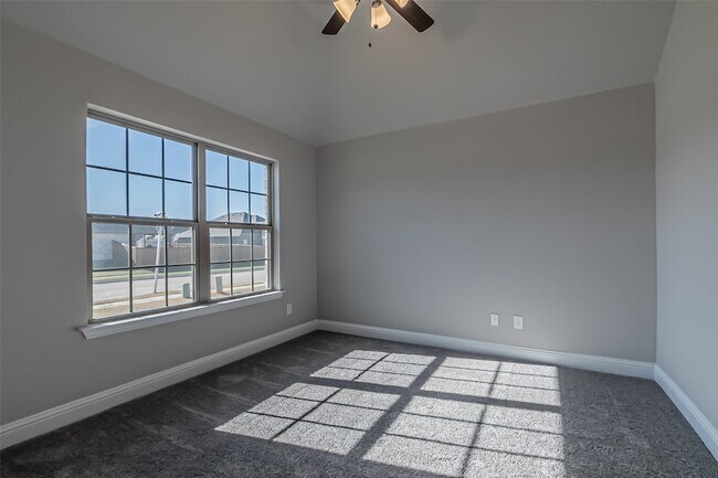 Building Photo - 422 Oleander Dr
