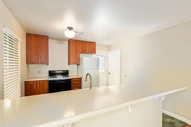 Building Photo - Charming Home in Garfield District – Renovated w/ Hardwood Floors, Granite Counters, In-Unit W/D ...