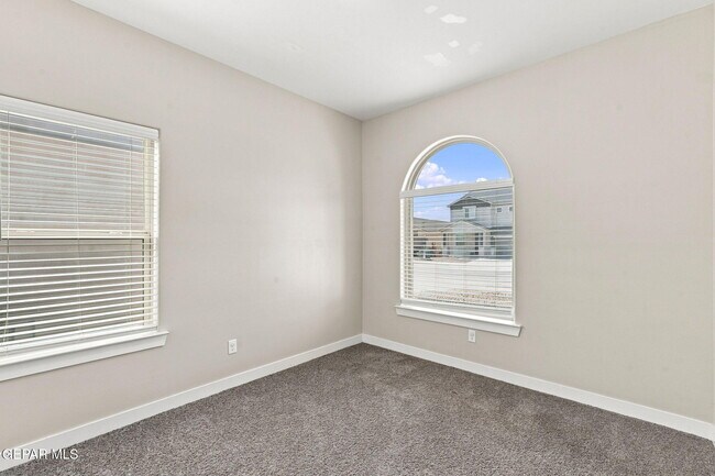 Building Photo - 14929 Tierra Fortaleza Ave