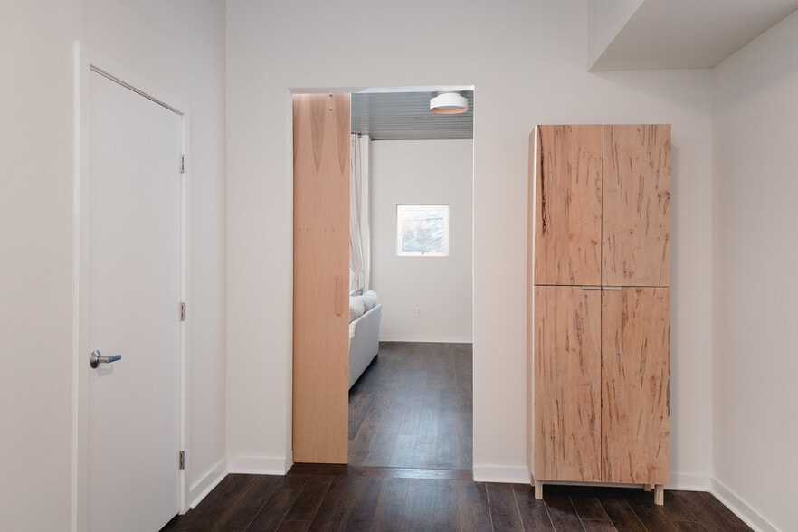 Building Photo - 620 Glen Iris Dr NE