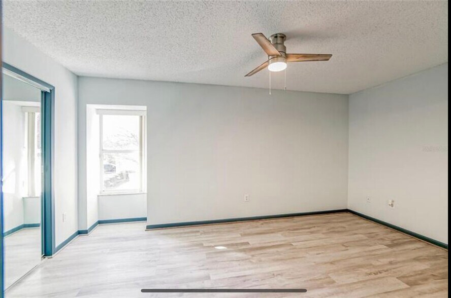 Building Photo - 11239 Cedar Hollow Ln