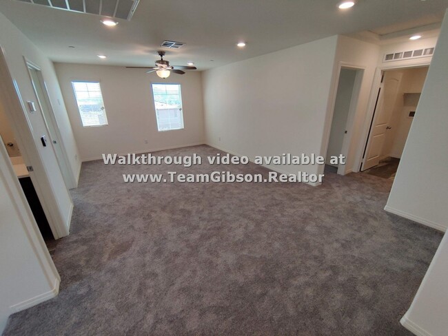 Building Photo - Newer Jurupa Valley Home -- 4 Bedroom / 3 ...