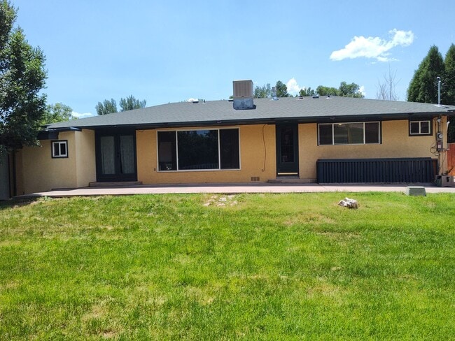 Building Photo - ALL PROSPECTIVE TENANTS MUST SUBMIT A $58 NON-REFUNDABLE APPLICATION FEE PER APPLICANT ONLINE AND...