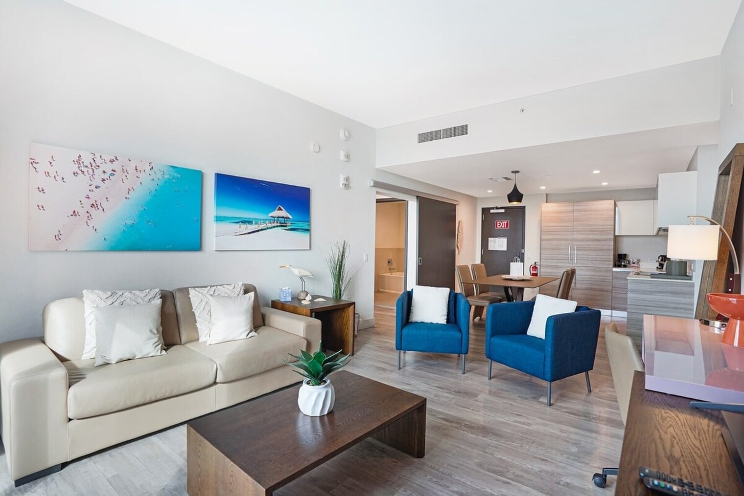 Building Photo - 209 N Ocean Dr