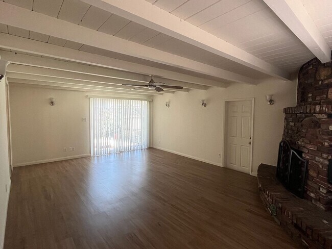 Building Photo - Three bedroom house in Lakewood ready for ...