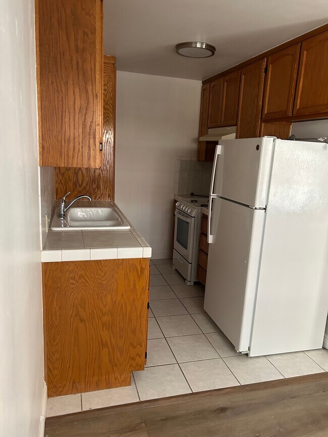 Primary Photo - 5716 Laurel Canyon Blvd