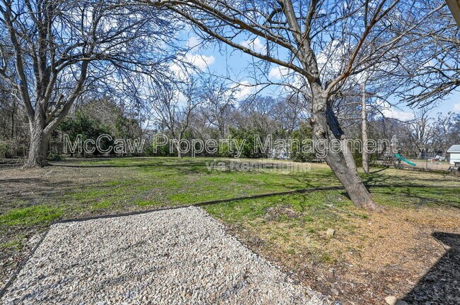 Building Photo - 207 Evelyn St