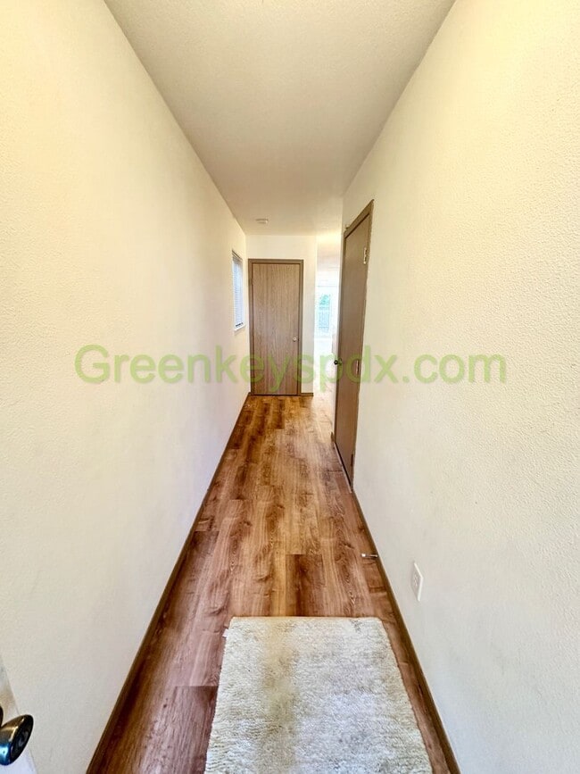 Building Photo - 3-Bedroom, 2-Bathroom Row House Near Alber...