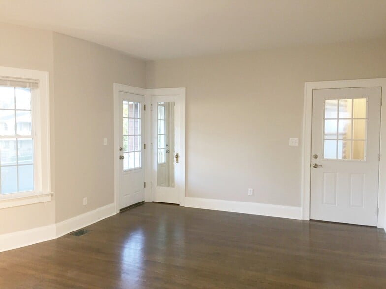 Living Room - 2518 E 124th St