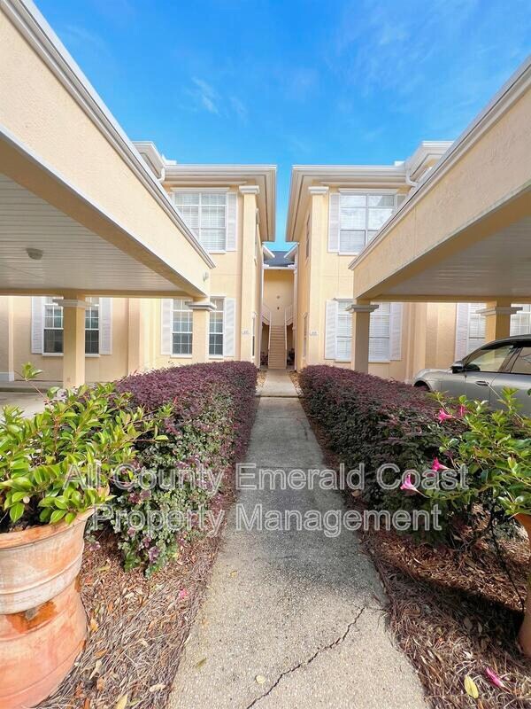 Building Photo - 420 Oak Harbour Ln