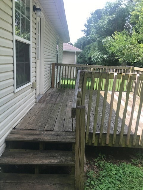Building Photo - 3 Bedrooms, 2 Bathrooms, 2 Car Garage Clos...