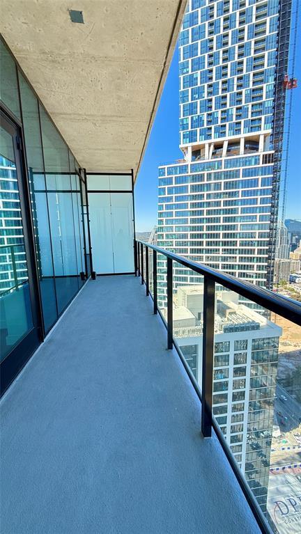 Building Photo - 610 Davis St