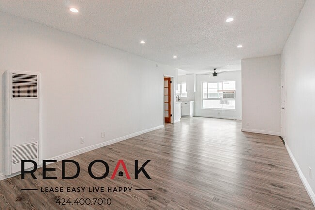 Building Photo - 3401 Club Dr