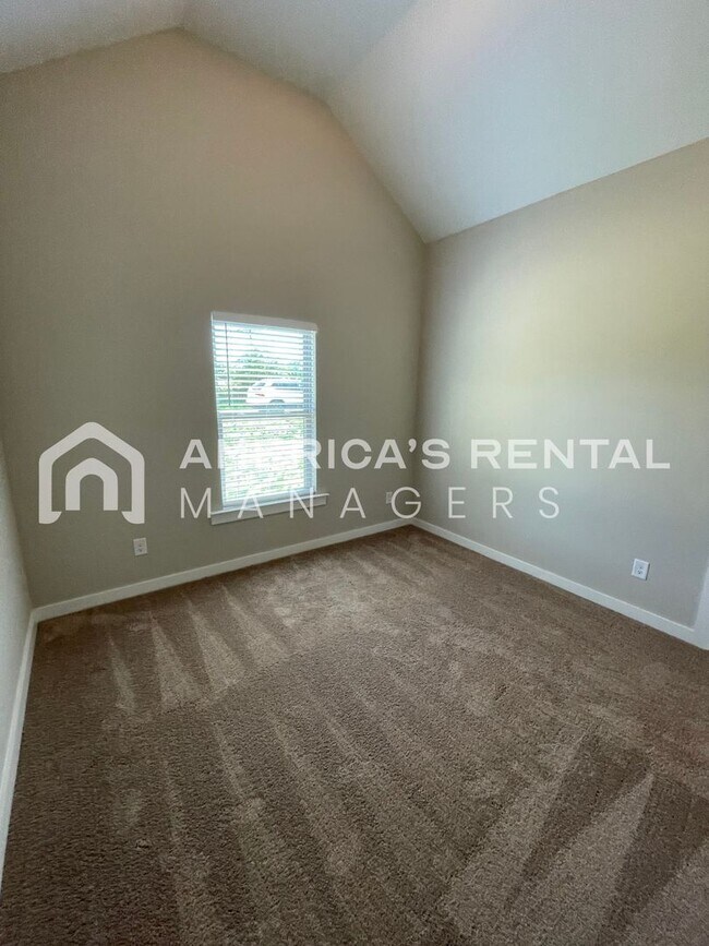 Building Photo - Home for Rent in Eastaboga, AL!! Available...