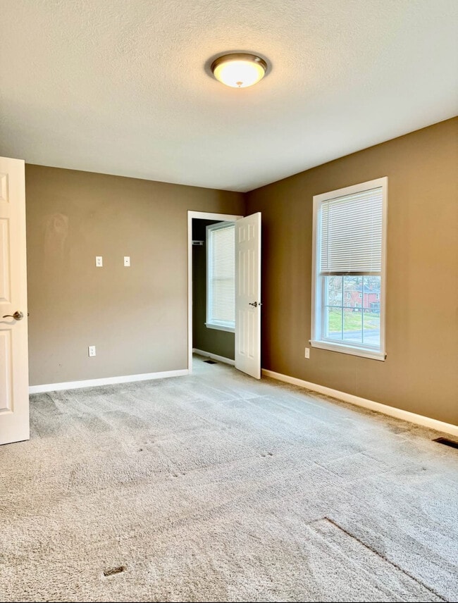 Building Photo - 85 Forest Ave