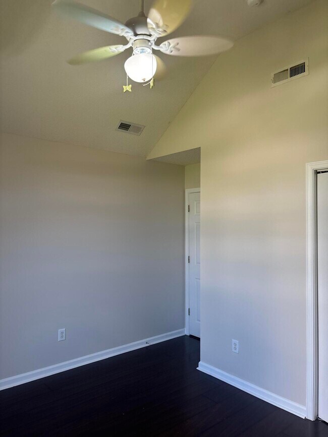 Building Photo - 20 Walden Cir