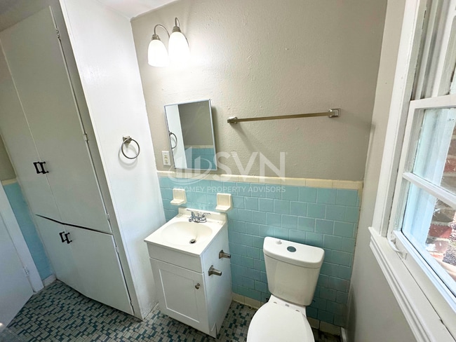 Building Photo - 1250 Druid Dr