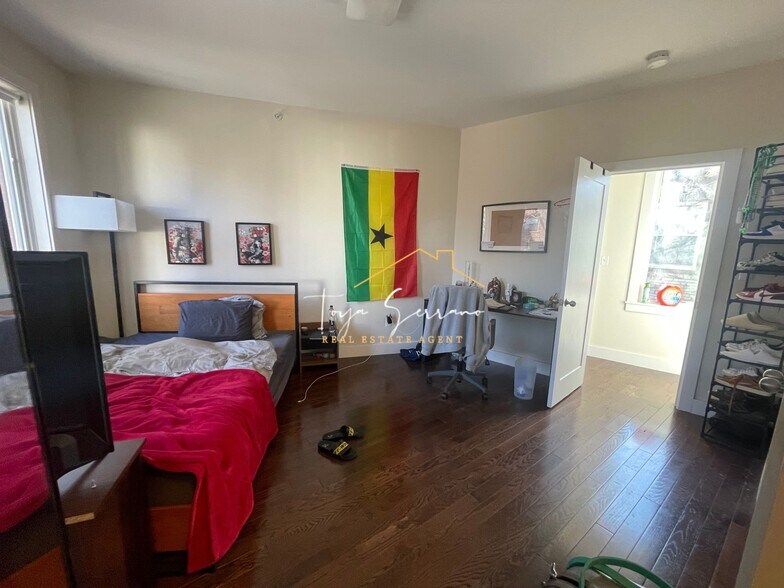 Building Photo - 20 Sussex St