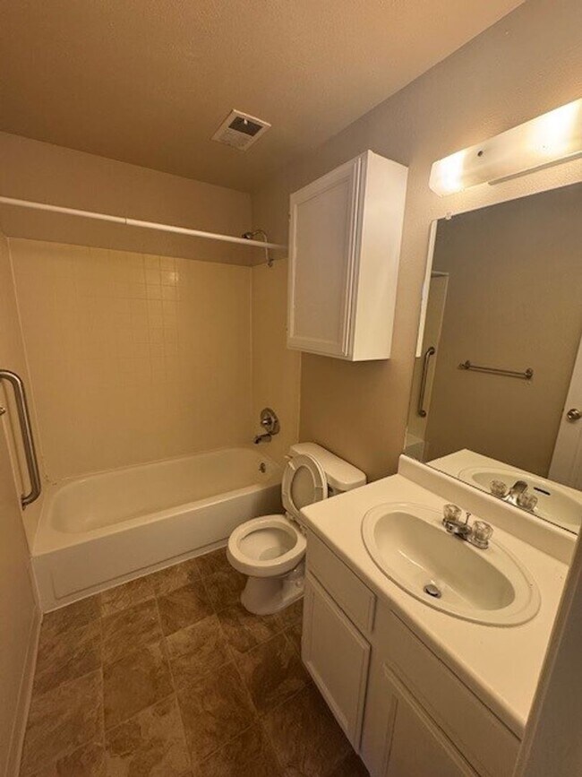 Building Photo - Powderhorn Condo