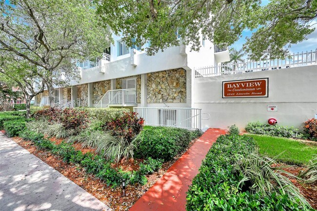 Building Photo - 1345 Lincoln Rd