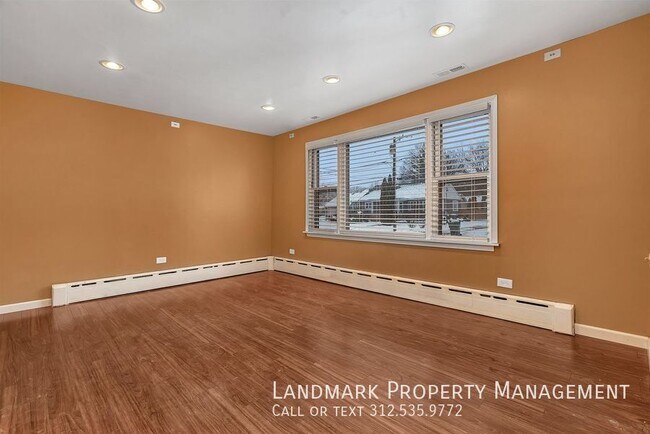 Building Photo - 6 E Eureka Dr