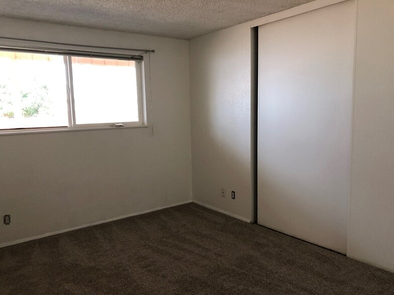 Bedroom - 1948 Harris St