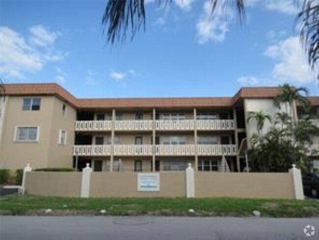 Building Photo - 6200 NE 22nd Way