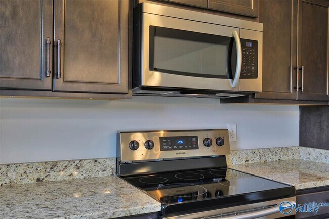 Building Photo - 106 Hulsey Ln
