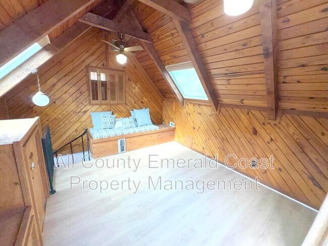 Building Photo - 504 Kelly St