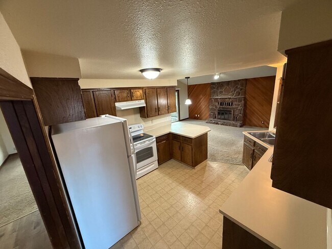 Building Photo - 1150 NW Sunnywood Ct