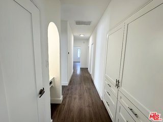 Building Photo - 850 Kings Rd