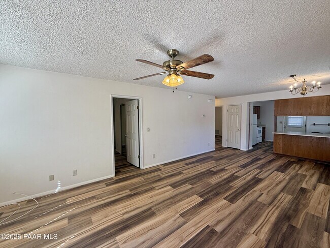Building Photo - 350 Rim Rock Cir