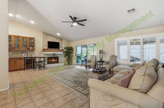 Building Photo - Resort-Style Living with Private Pool in Prime Chandler Location