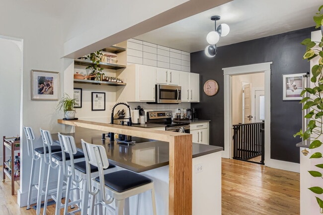 Building Photo - Charming 4-Bedroom Denver Home in West Hig...