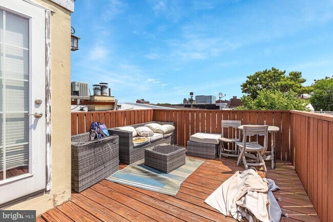 Building Photo - 1704 Wallace St