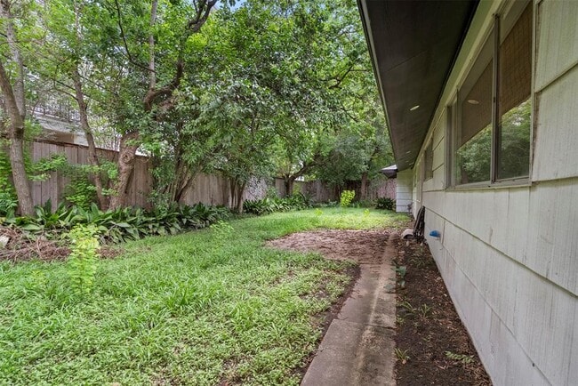 Building Photo - 5422 Lincrest Ln