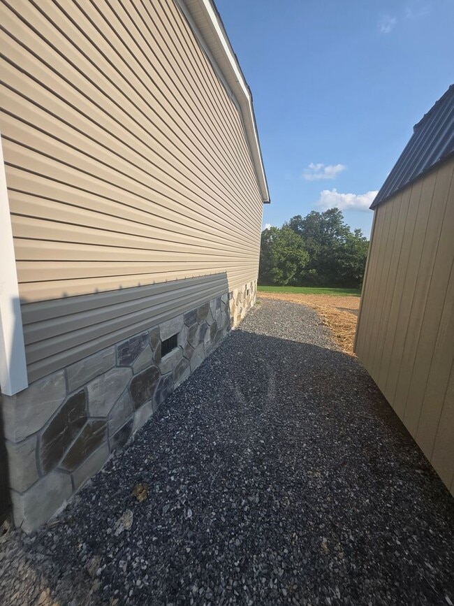 Building Photo - 140 Bertie Patton Rd