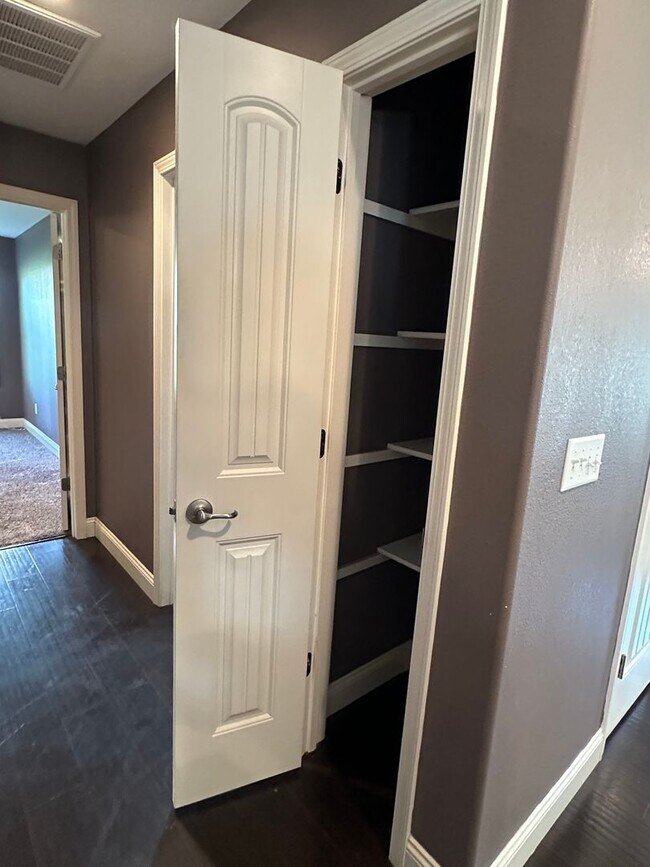 Building Photo - 4 Bed 2 Bath FOR RENT in Waynesville